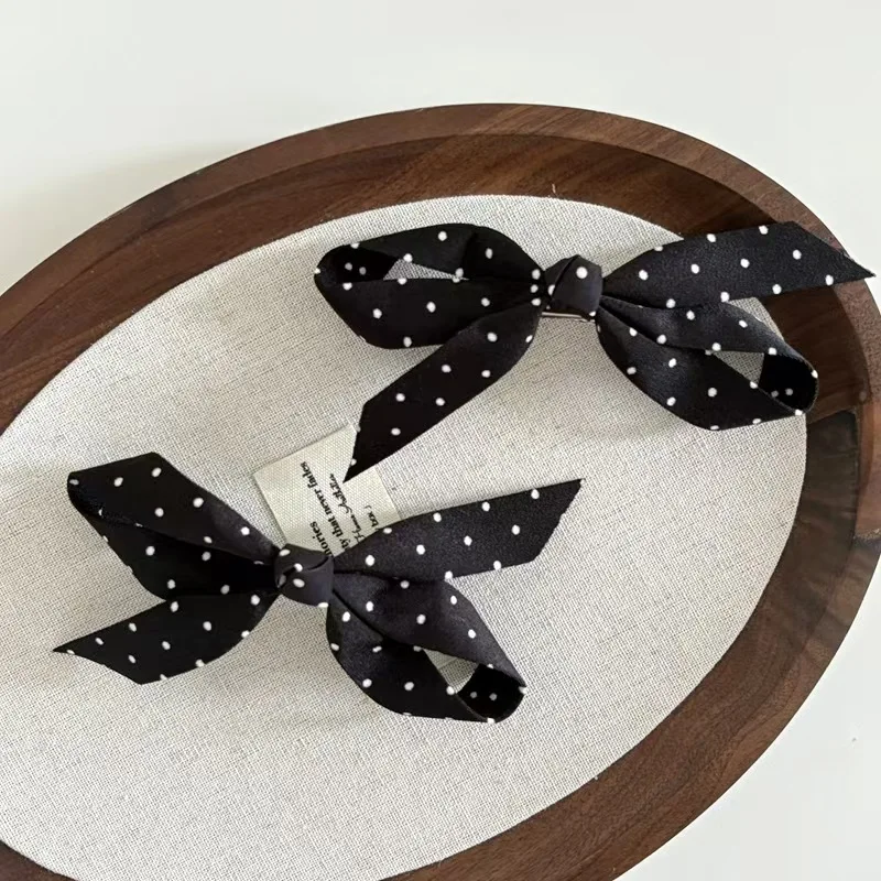 2 Stück süße Haarspange mit gepunkteter Schleife, seitlicher Clip, französischer Retro-Stil, Nische, hochwertiger Pony-Clip, Haarschmuck mit Schleife – Detail 9