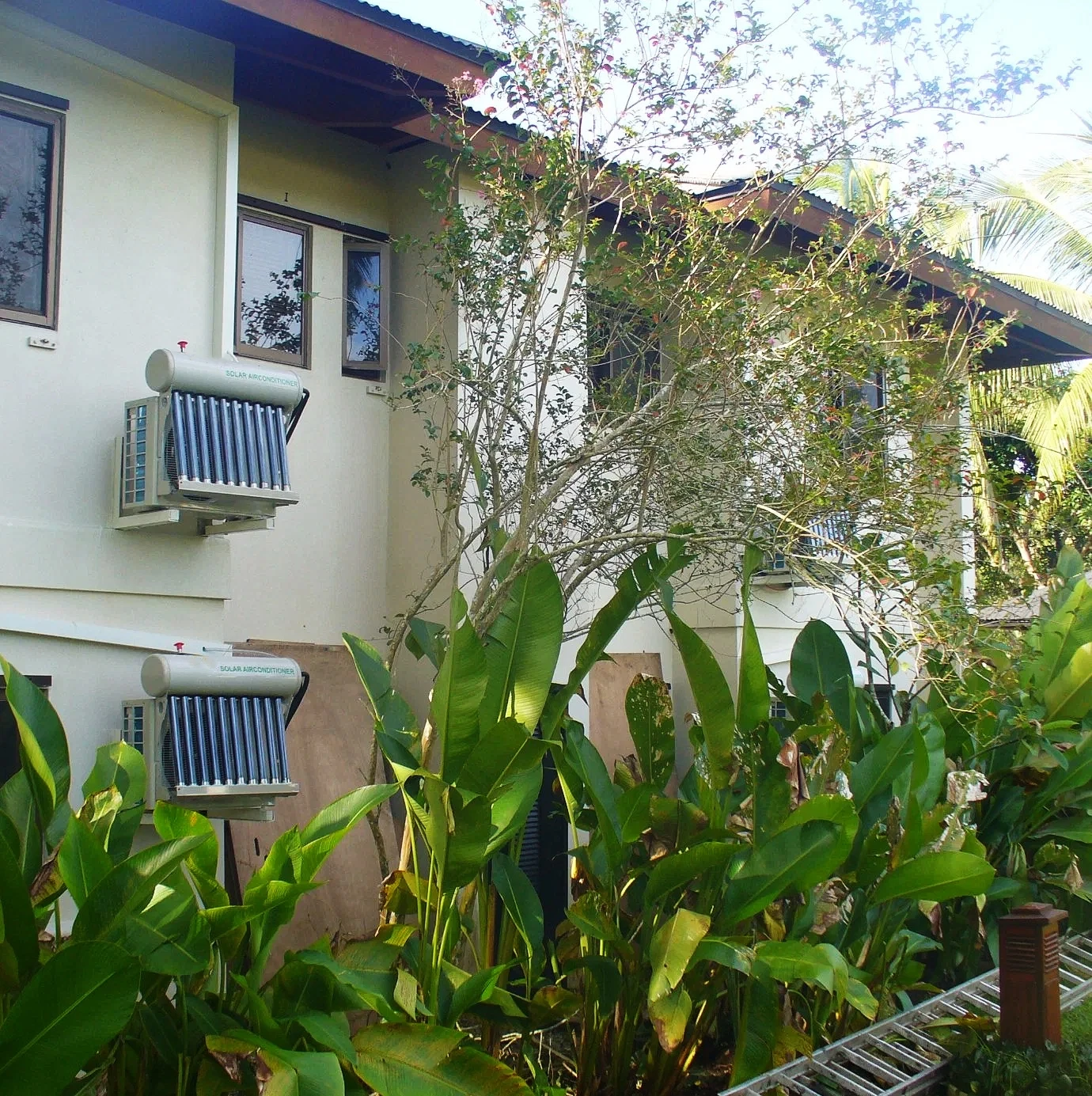 18000Btu Solar Powered Commercial Household Hotel High Energy Saving Wall Split Vacuum Tube Thermal Hybrid Solar Air Conditioner 4 18000Btu Solar Powered Commercial Household Hotel High Energy Saving Wall Split Vacuum Tube Thermal Hybrid Solar Air Conditioner 4