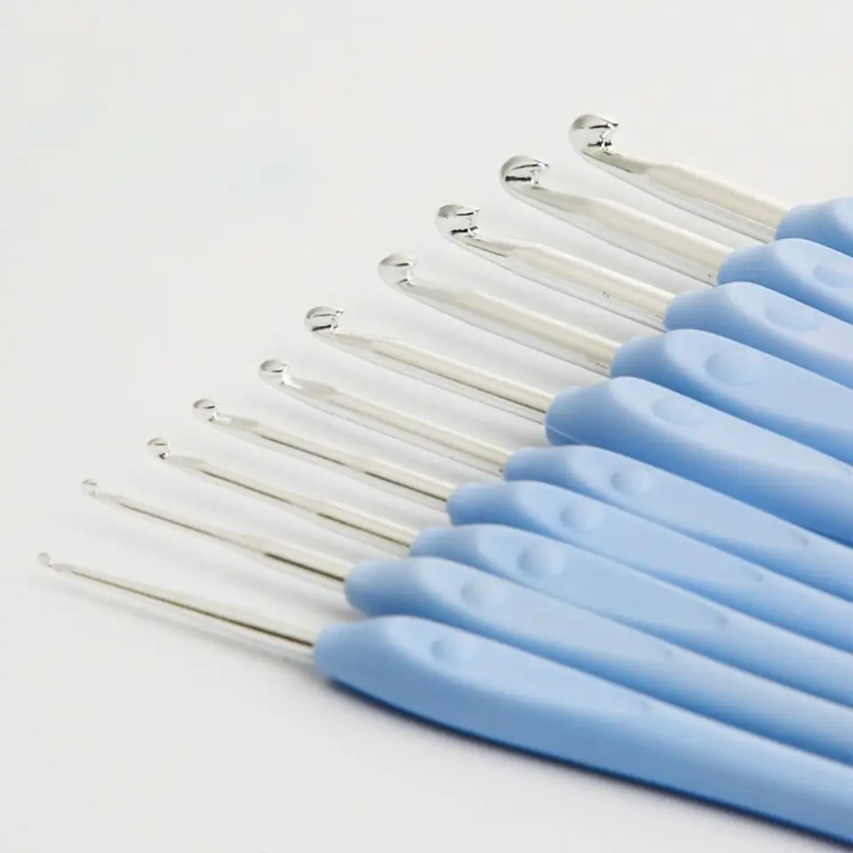 Crochet En Fer Doré Avec Poignée En Plastique - Chine Aiguille à Tricoter Et Crochet Crochet Prix