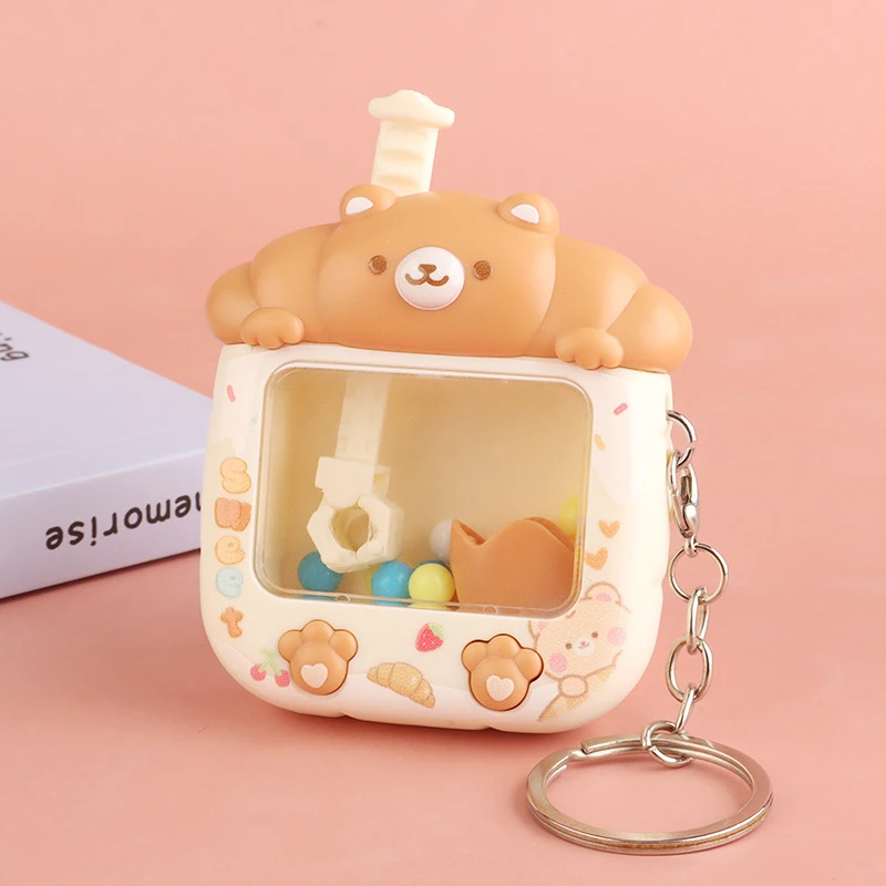 Yaratıcı Tasarım Alıcı Top Makinesi Anahtarlık Eğlenceli Küçük Ev Vinç Makinesi Kolye Sevimli Sırt Çantası Dekorasyon Çocuk Hediyeler