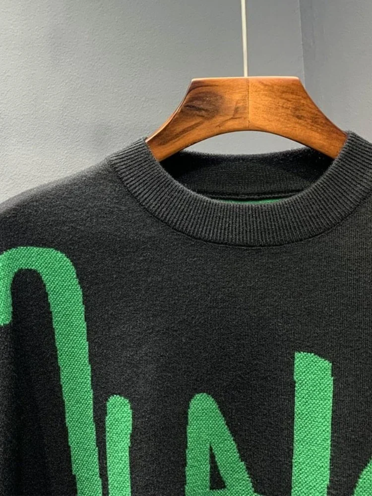 Рисунок 4 - Мужской пуловер с круглым вырезом на осень и зиму