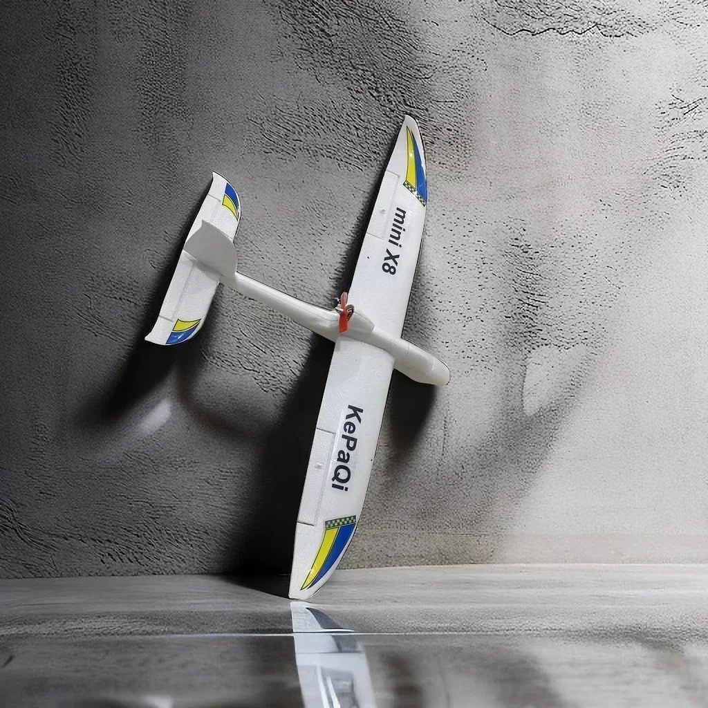 RC Glider Qlq 800mm Wingspan Newly Upgraded Surfer X8 Mini Model Beginner Training Machine Fixed Wing Remote Control Toy Gift