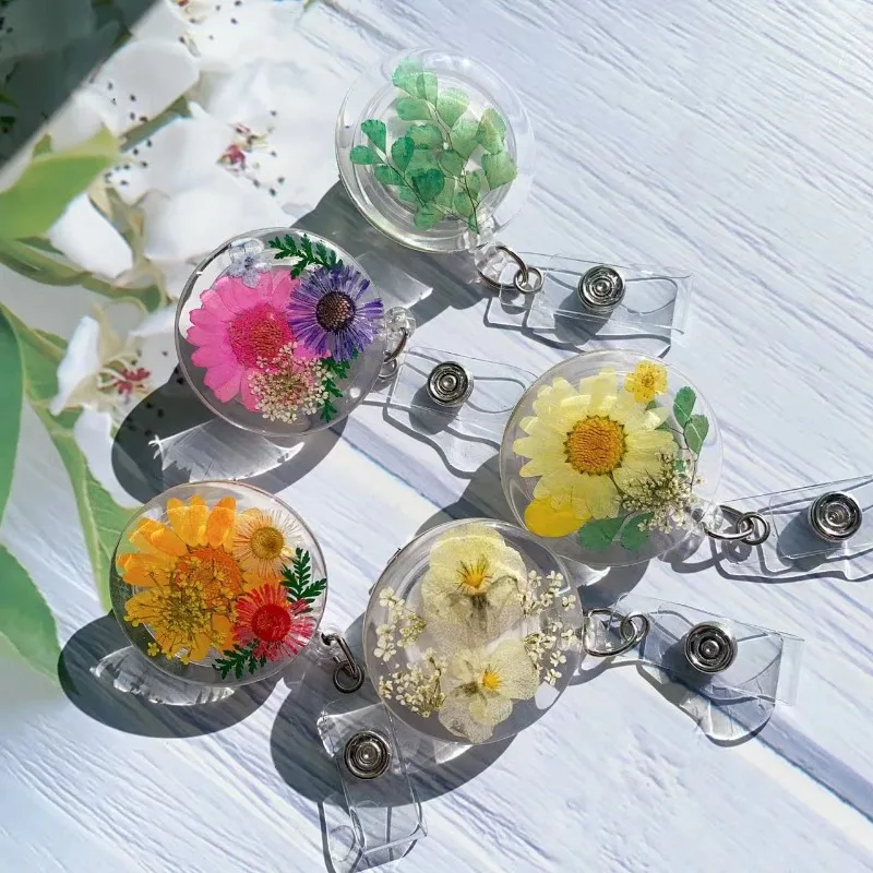 Lovely Transparent Drip Glue Dried Flowers Round Retractable Badge