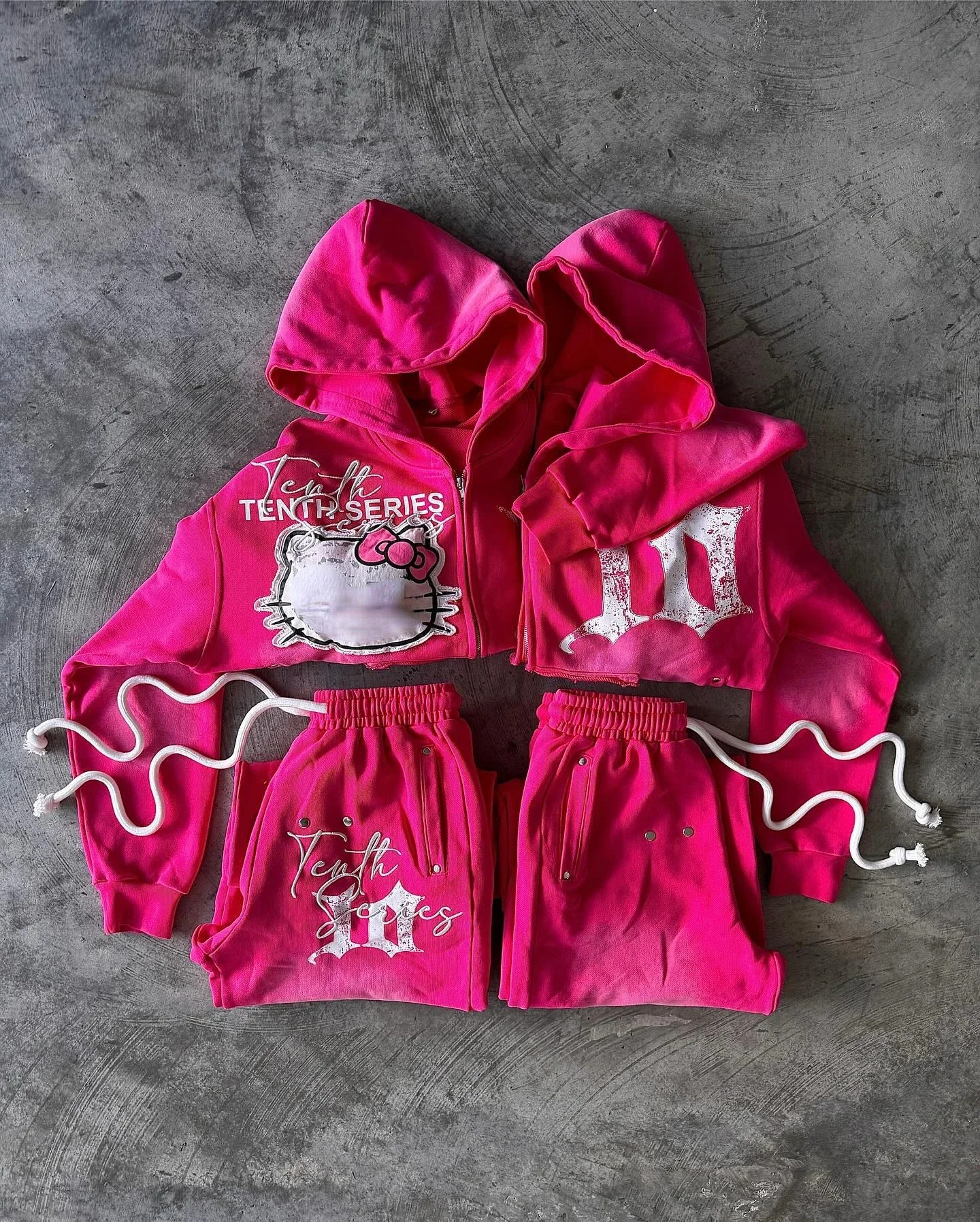 thumbnail image 1 of Conjunto de 2 piezas de sudadera con capucha y pantalón deportivo con cremallera de Tenthseries Y2K para mujer, estilo hip hop, gótico, con estampado de dibujos animados, sudadera, pantalón informal, 1 of 5