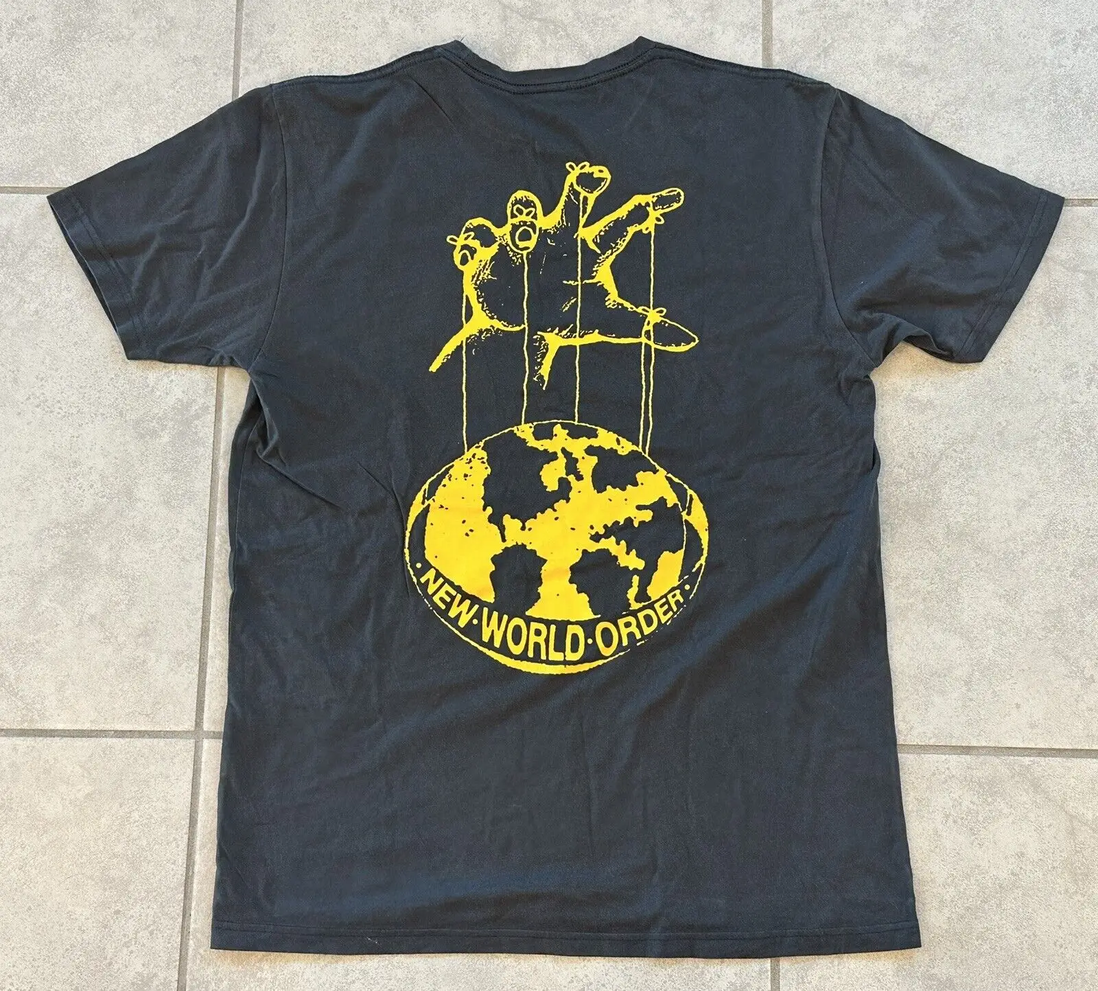 Forward Obents Group Fog New World Order Shirt Grey Size Large Authentic