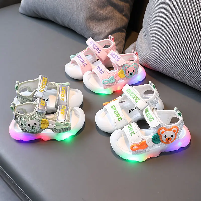 

2023 New Boys & Girls Glowing Sandals Soft Soles Newborn Baby Toddlers 0-3 Years Casual Shoes Beach Summer Sneakers for Girls