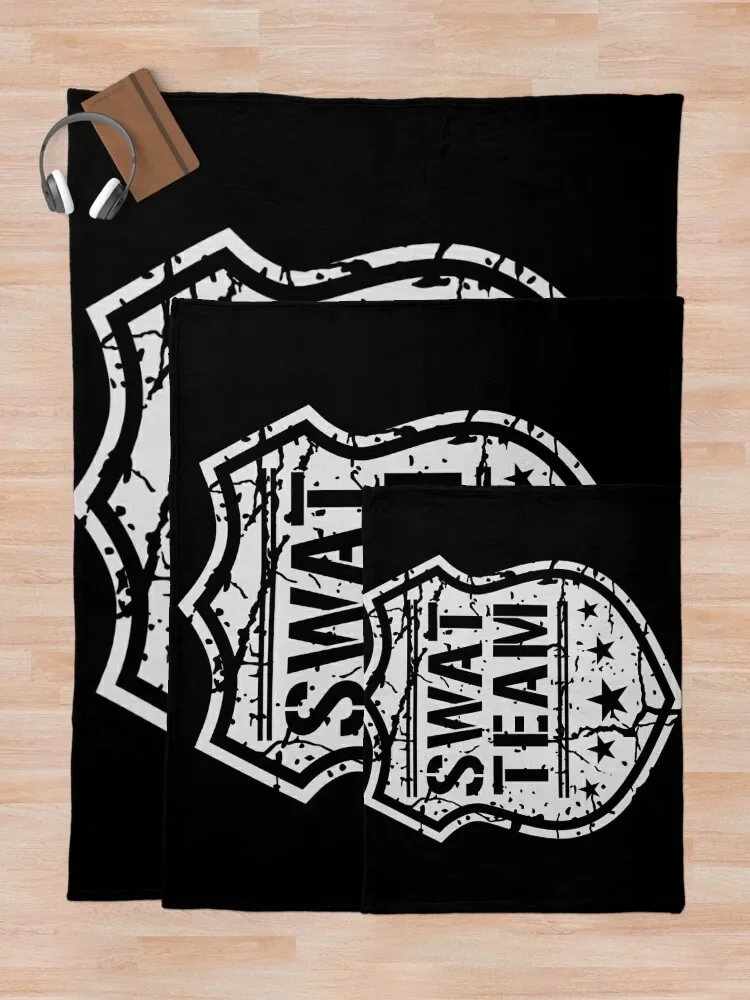 Swat Team Shield Throw ���, �̱� ������ �ܿ� �Ϳ��� ���