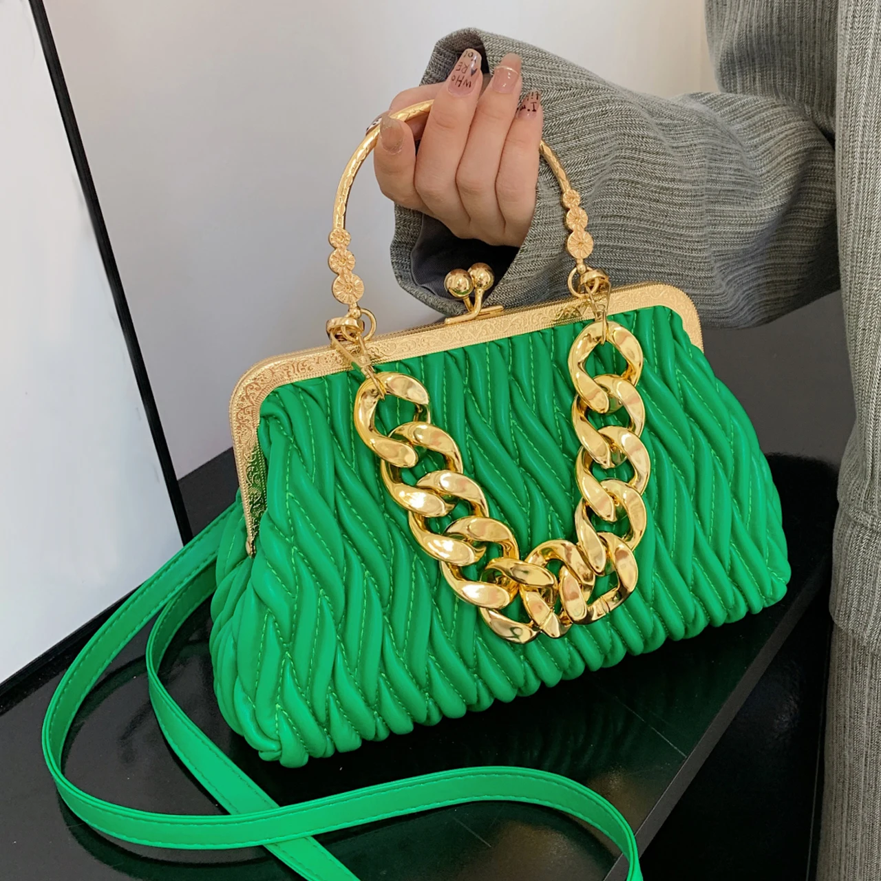 New Winding Design Fashion Chain Woman Shoulder Bag for Women s Lady new-winding-design-fashion-chain-woman-shoulder-bag-for-women-s-lady