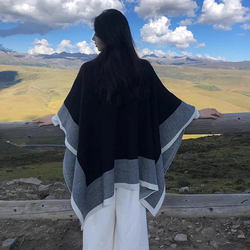 Fashion New Contrasting Color Women's Cardigan Sweater Loose Bat Sleeve Elegant Casual Women's Cape Cape Knitwear Jacket