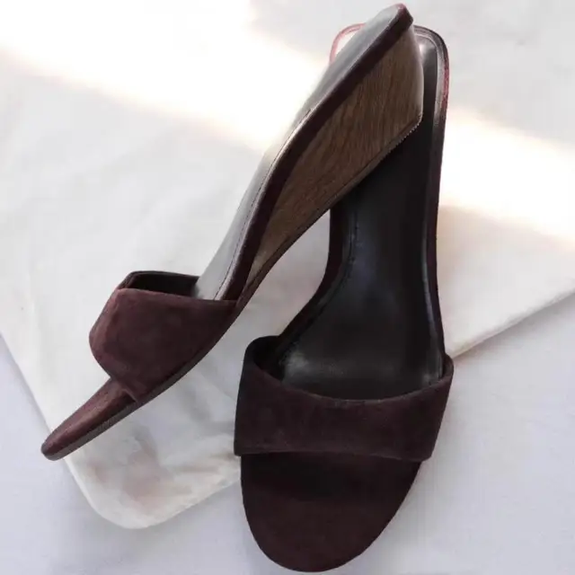 Sandales compensées de luxe légères, sandales à talons hauts texturées simples et à bout ouvert, Design de marque, sandales polyvalentes de couleur unie pour dames 1