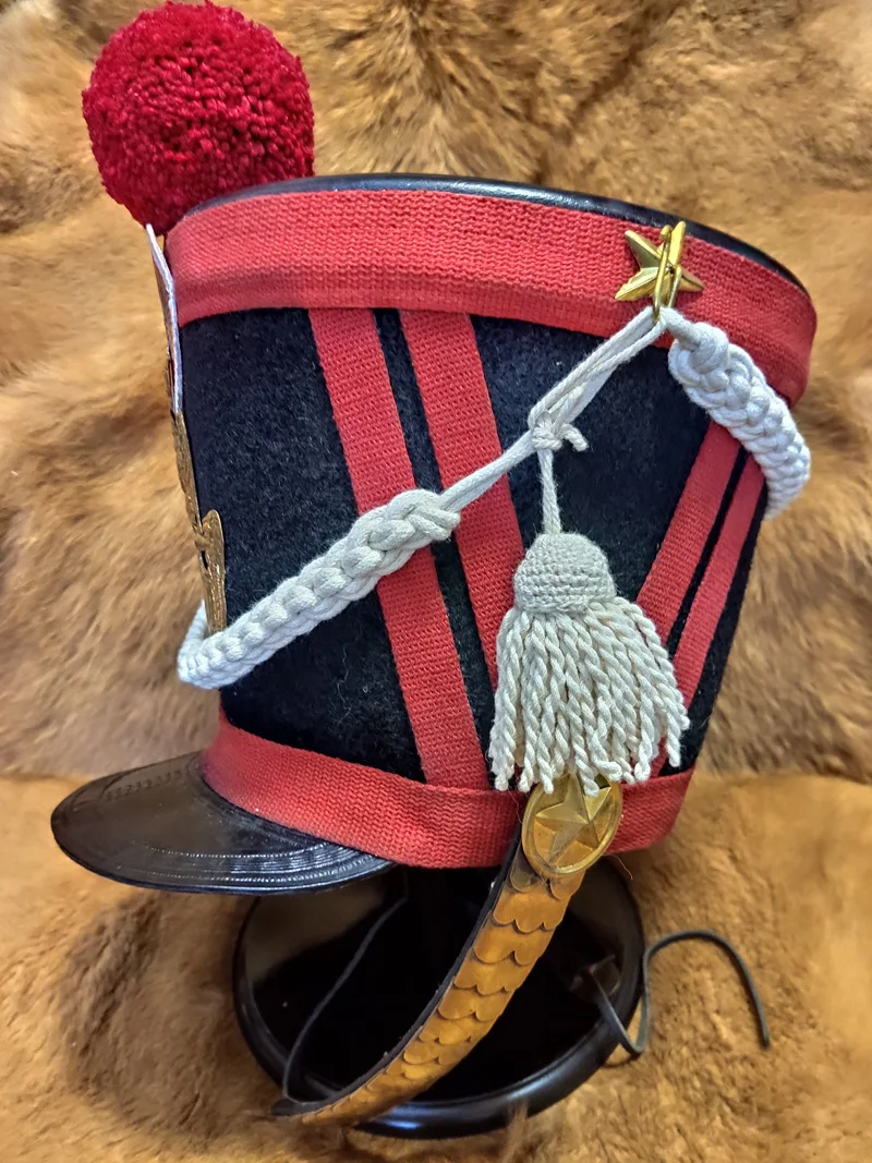 Light cavalry hat shako low-brimmed hat replica French high-brimmed can be worn by real people.