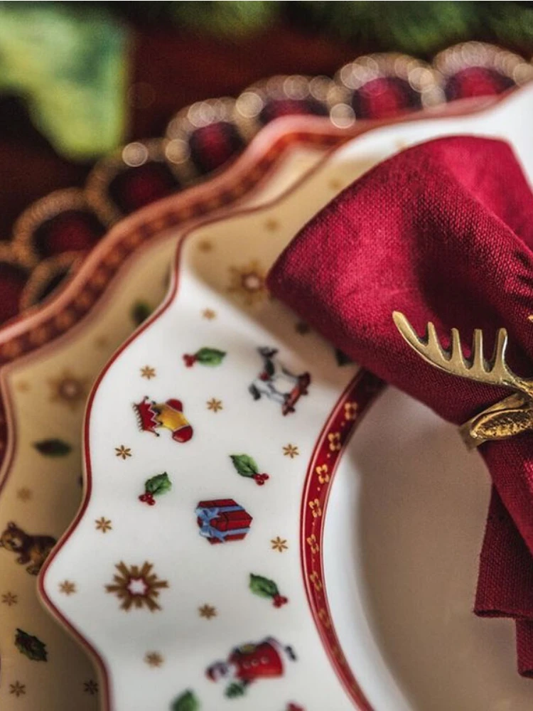 Achetez en gros Service De Vaisselle De Noël Service à Thé Vaisselle En  Céramique Ensemble Tasses Et Soucoupes En Céramique De Noël Chine et  Ensemble De Vaisselle De Noël à 7.3 USD