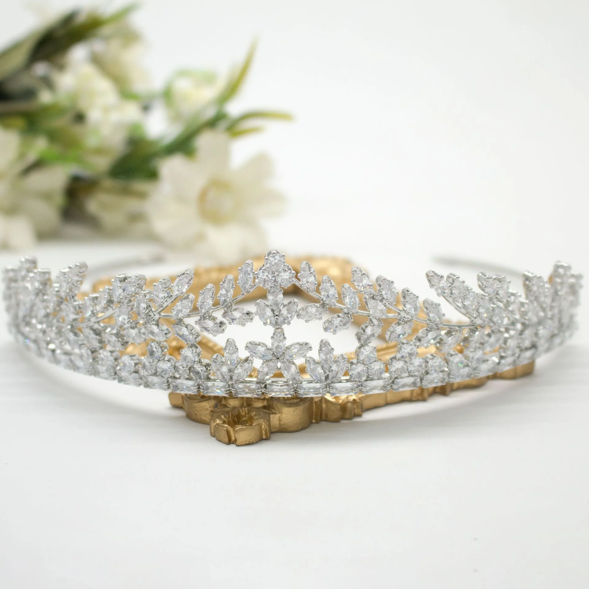 

New Korean Style Boutique Diamond-Embedded Copper Inlaid Zircon Bridal Temperament Tuinga Crown