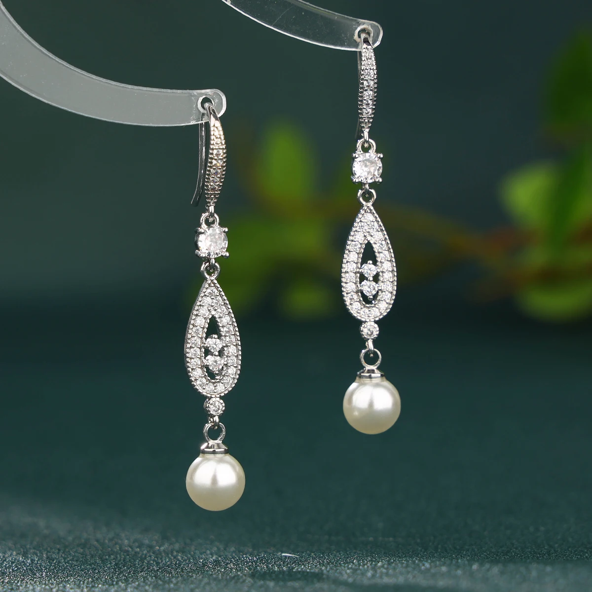 Bridal imitation pearl earrings wedding drape earrings hook drop wedding balls or parties