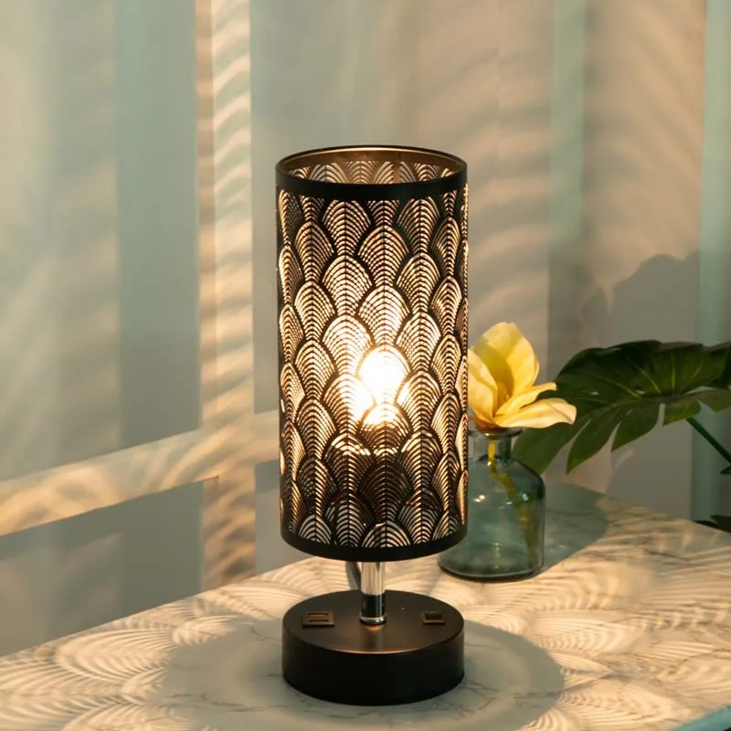 

Small Bedside Table Lamp with USB Port Button Switch Nightstand Table Lamp Mini Bedside Light for Bedroom Guestroom Living Room