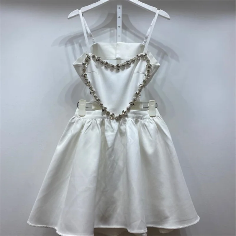 

Женское платье-пачка в виде сердца, демисезонное платье с белыми стразами