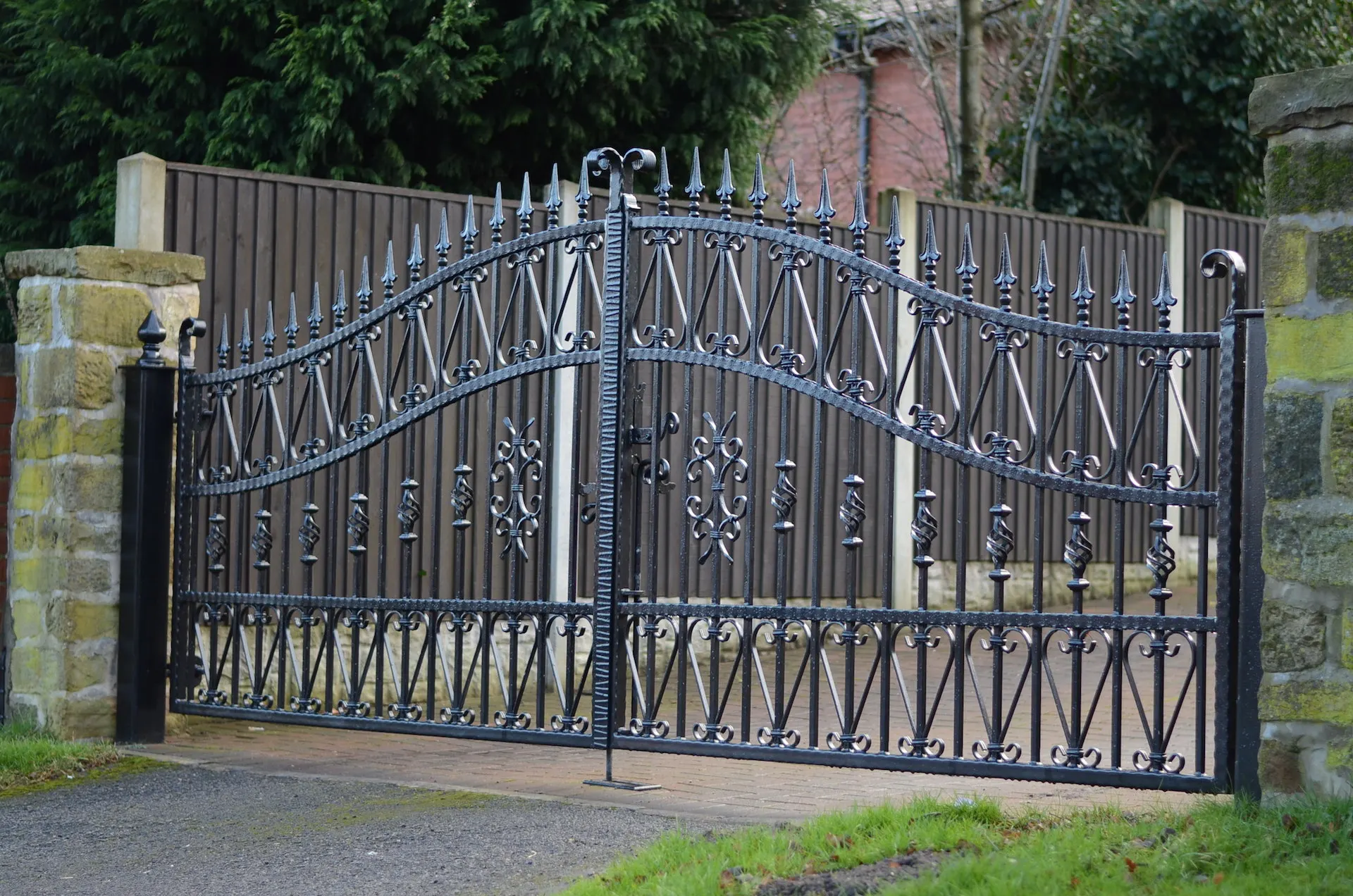 China Professional Iron Gates Wrought Iron Gate Double Door Iron Gates 6