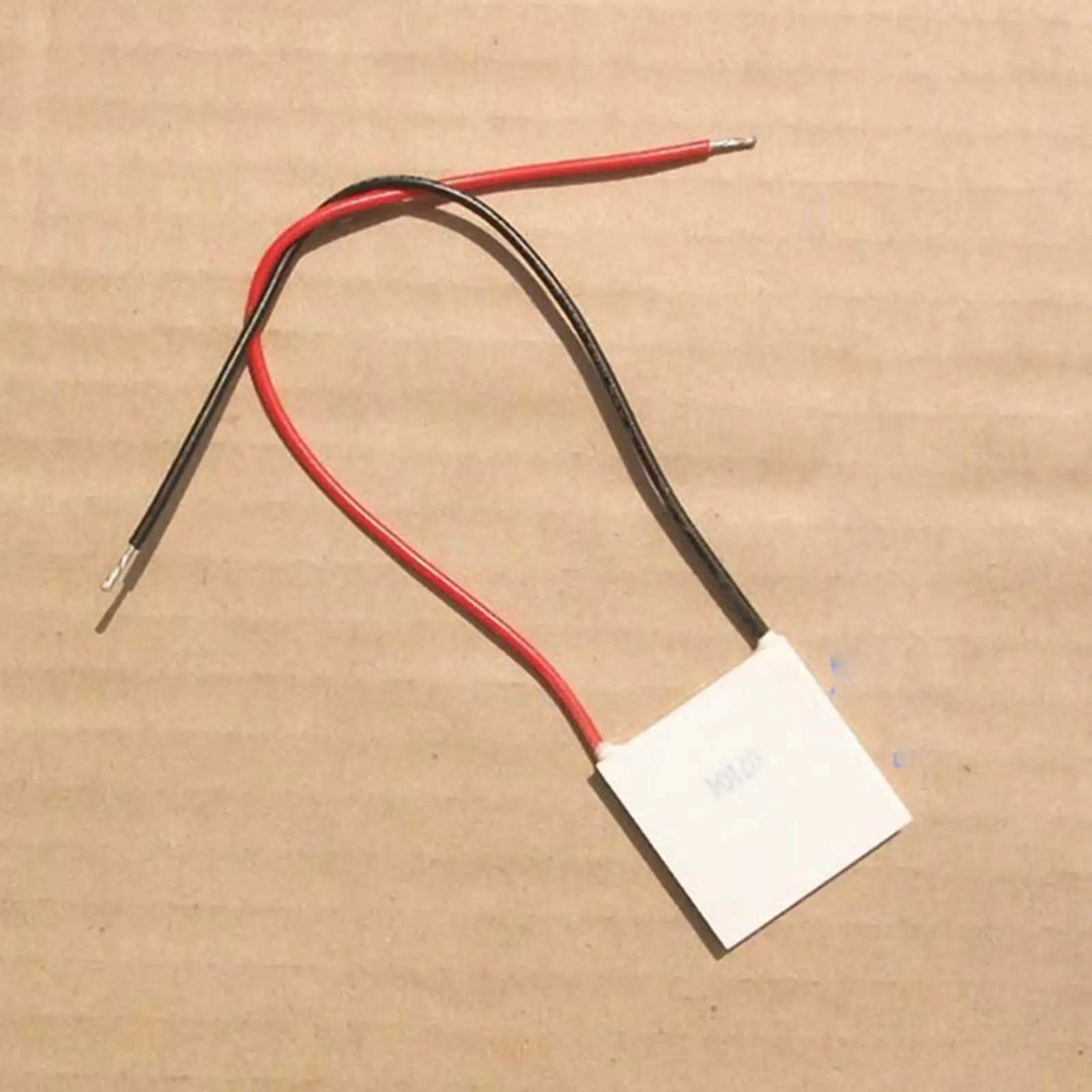 30x30x4.1mm 4A 8.4V 16.7W TEC1-07104 Thermoelectric Cooler Peltier Heatsink