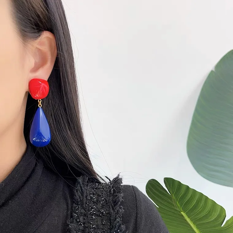 Earrings Retro Light Luxury Fashion Exaggerated Red Blue Contrast Color Resin Ear Clip For Women Aretes De Mujer Pendientes