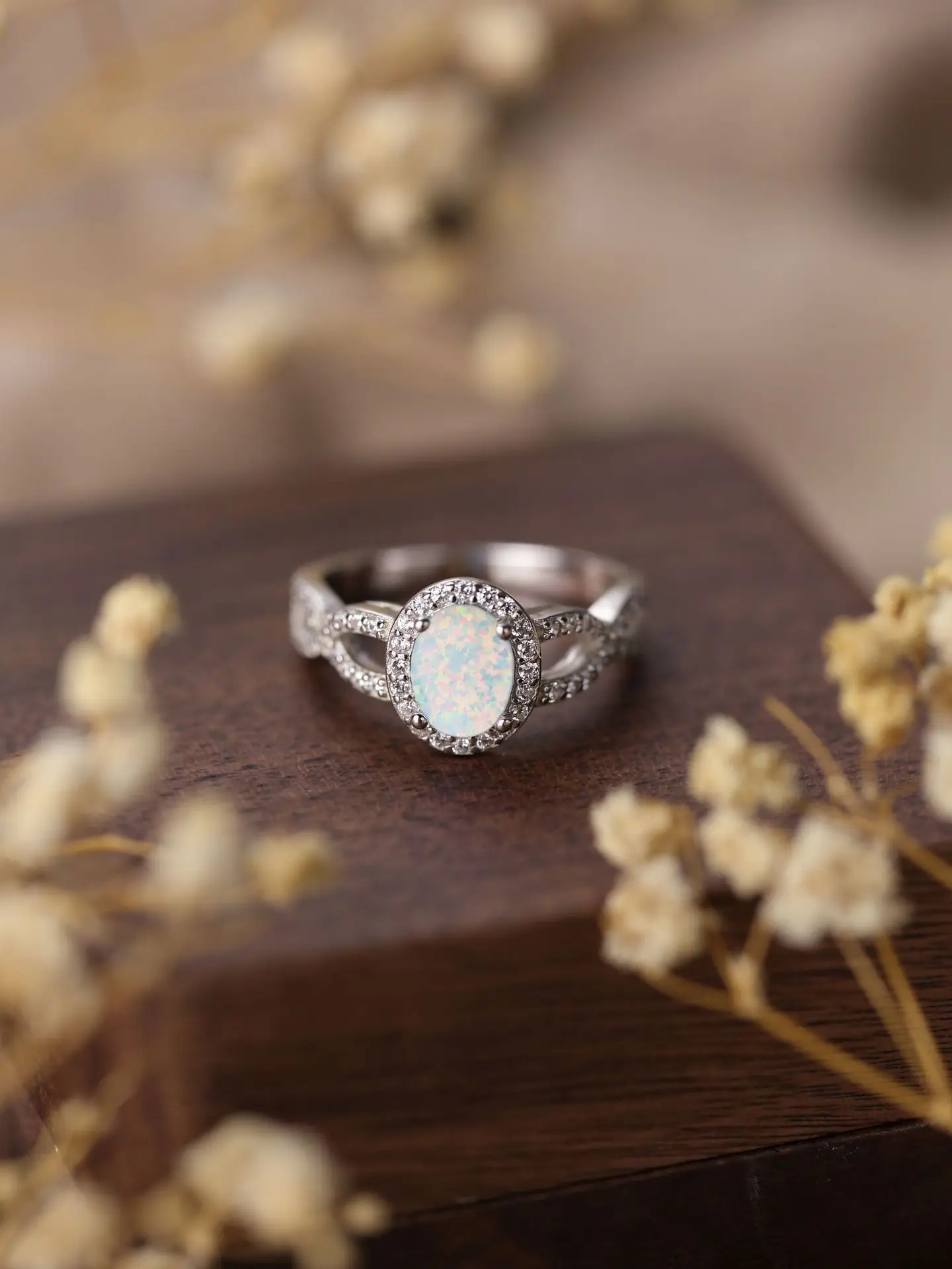 

Pure 925 Silver Women's Ring Inlaid with Zircon and Dazzling Opal,High-end Design with Classy Style