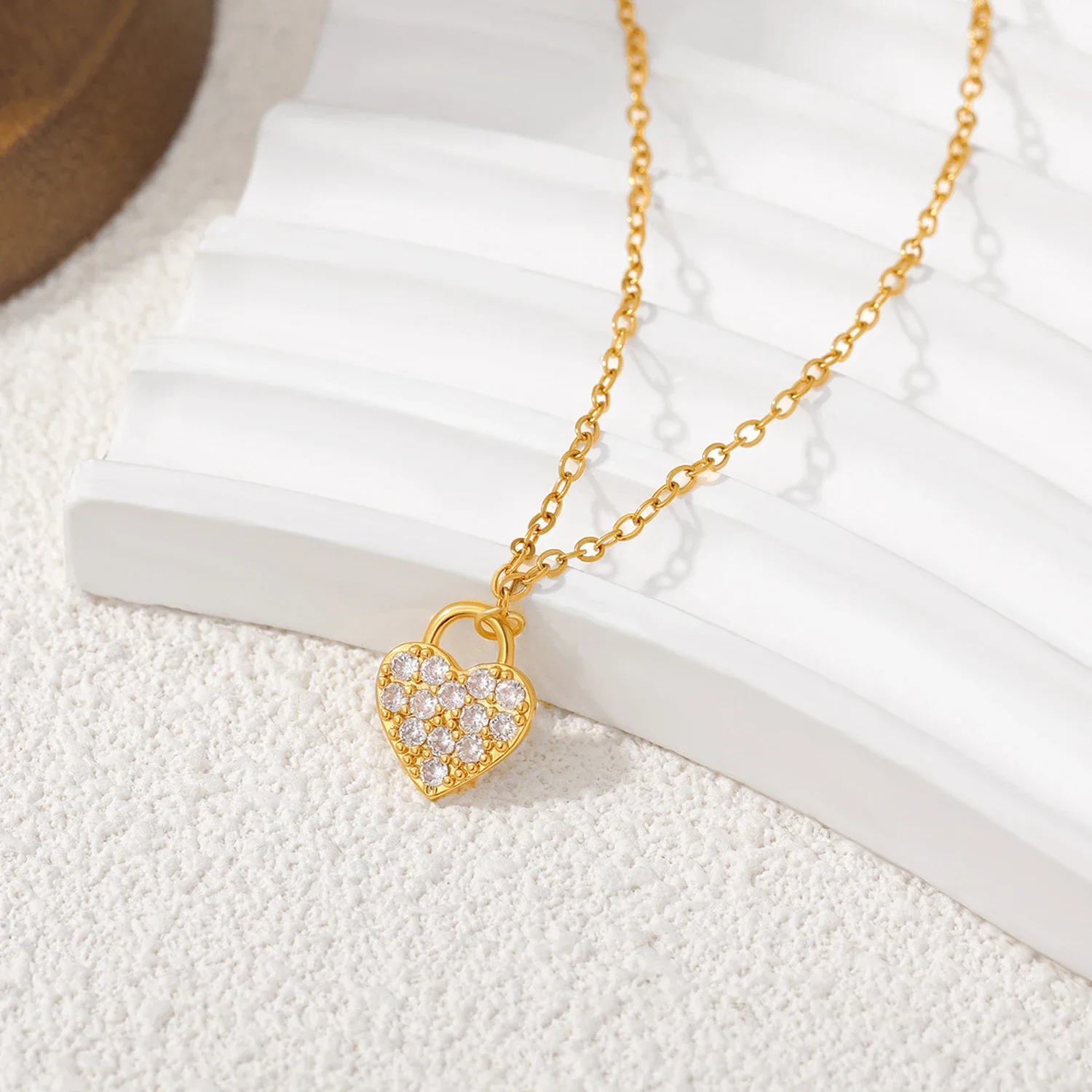 Elegant Mini Lock Love Heart Pendant Neckalce Collarbone Chain Choker Stainless Steel Waterproof Fashion Jewelry Holiday Gift