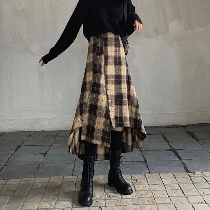 

French Autumn Winter Checkered Half-body Women's Medium-length Irregular A-line Temperament Vintage Pear Shape Slim Large Swing