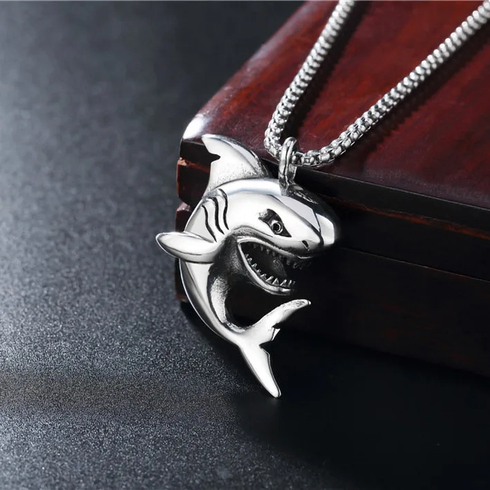

Fashionable and Personalized Cute Silver Shark Pendant Necklace Accessories Men and Women Necklace Gifts
