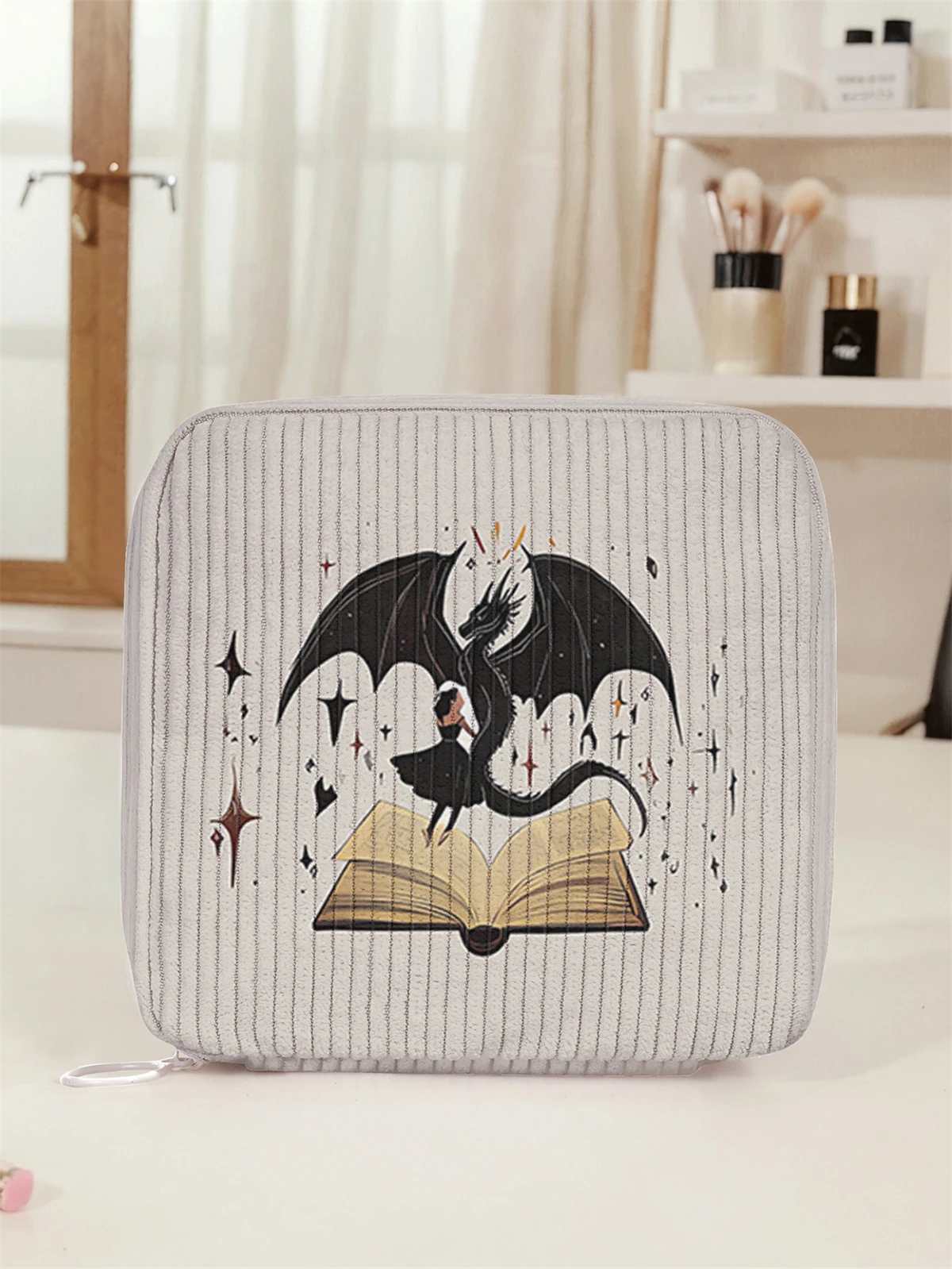 Cartoon printed sanitary napkin storage bag, women's lightweight tissue bag, sanitary tissue bag