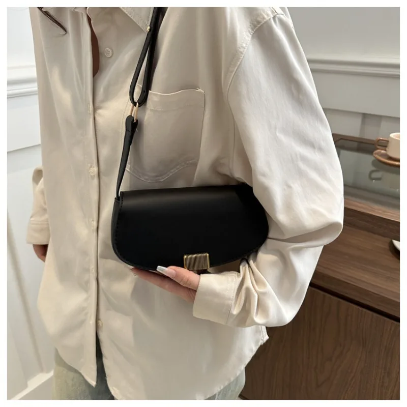 

High End Niche Retro Handbag for Women 2024 New Spring Fashion Saddle Shoulder Bag Versatile and Popular Shoulder Crossbody Bag