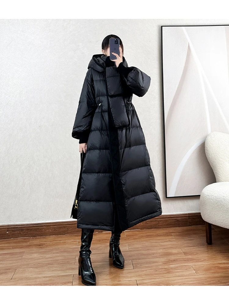 

Winter Long Thick Down Jacket for women with hooded pull chain and wide cuffs, fashionable pufferfish black navy snow coat