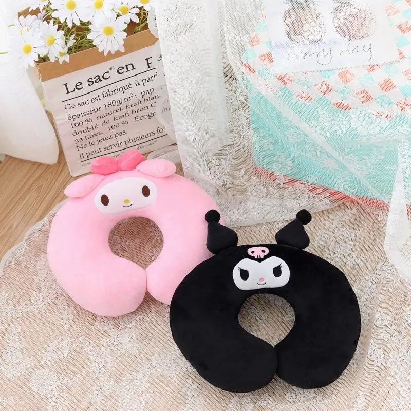 Sanurgente-Oreiller de voyage en peluche Hello Kitty, oreiller en forme de  U, oreiller portable, coussin de voiture, oreiller de cou, anime Kawaii,  fille dormeuse, avion, cadeau