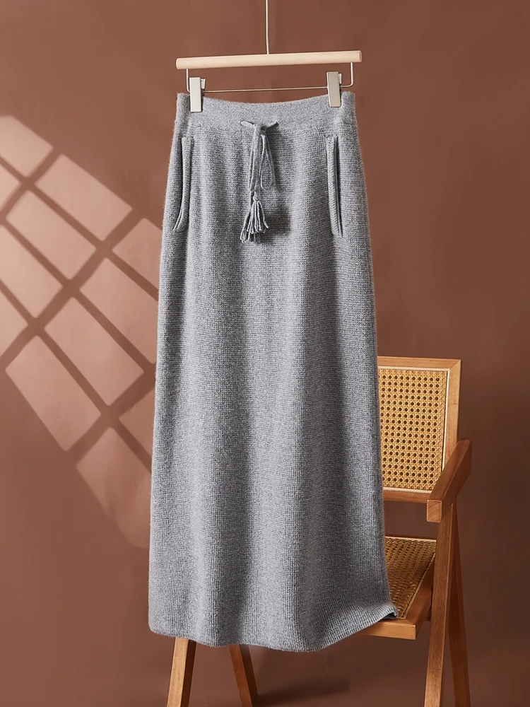 Cashmere skirt color detail