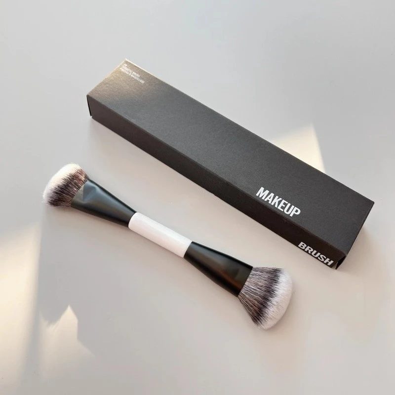 Dual-Ended Foundation and Eyeshadow Brush Set