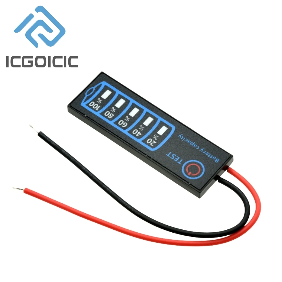 Vue rapprochée de l'indicateur de batterie LED affichant 22.2V, idéal pour surveiller la tension des drones.