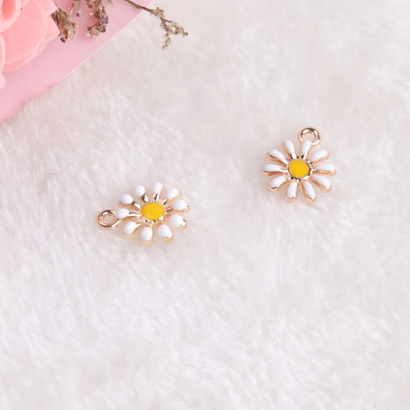 

Wholesale 20PCS Beauty Gold Color Tone Sunflower Enameled Daisy Shape Alloy Charm Necklace Pendants Jewelry Crafts
