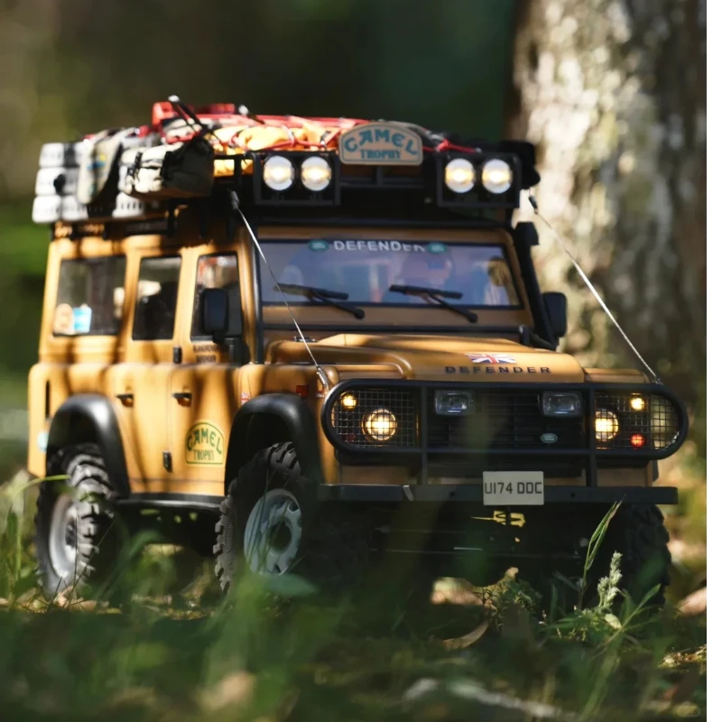Maquette RC Land Rover Defender 1/10 4WD Crawler Buggy Électrique