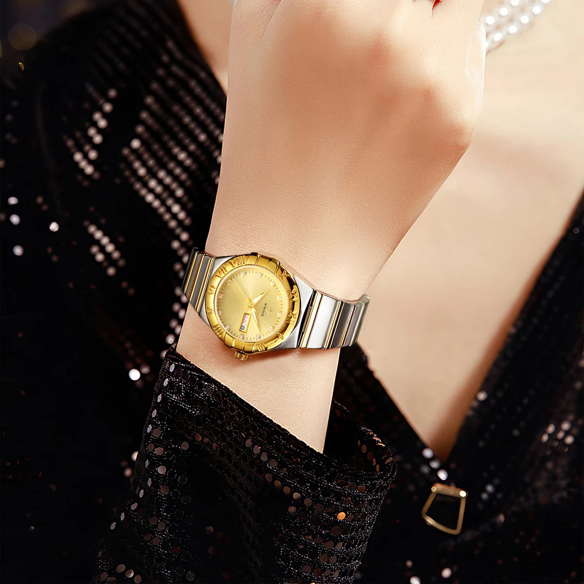 WWOOR New Gold Ladies Watches Ladies Steel Women's Bracelet Watches Female Quartz Clock Waterproof Relogio Feminino Montre Femme