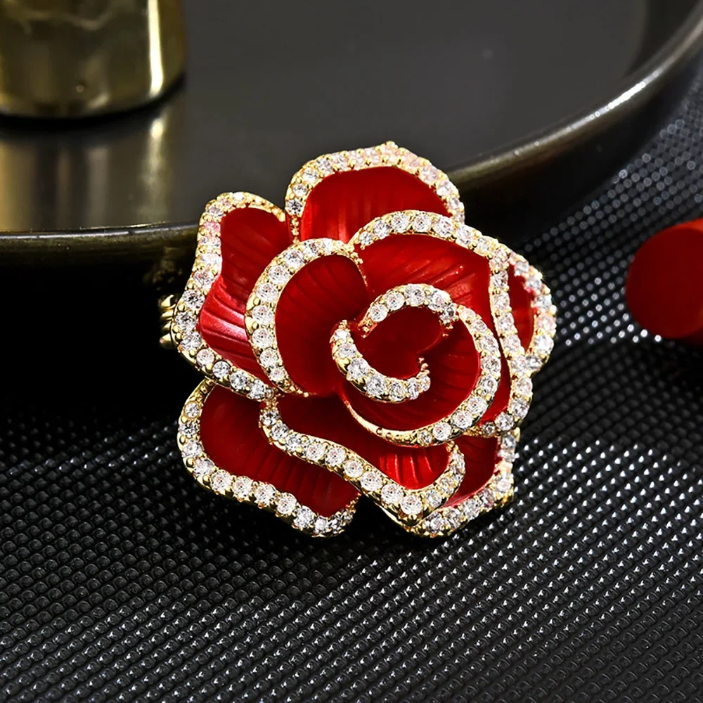 

Classic Vintage Baroque Luxury Red Rose Flower Crystal Brooches Pins For Women Lady Rhinestone Badges Party Banquet Accessories