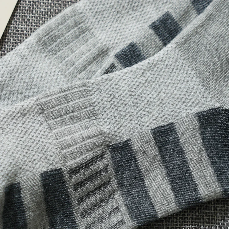 3 Pairs/Pack Men's Sports Casual Socks Spring Autumn Breathable Middle Tube Socks Men Striped Trendy Cotton Blends Short Sock