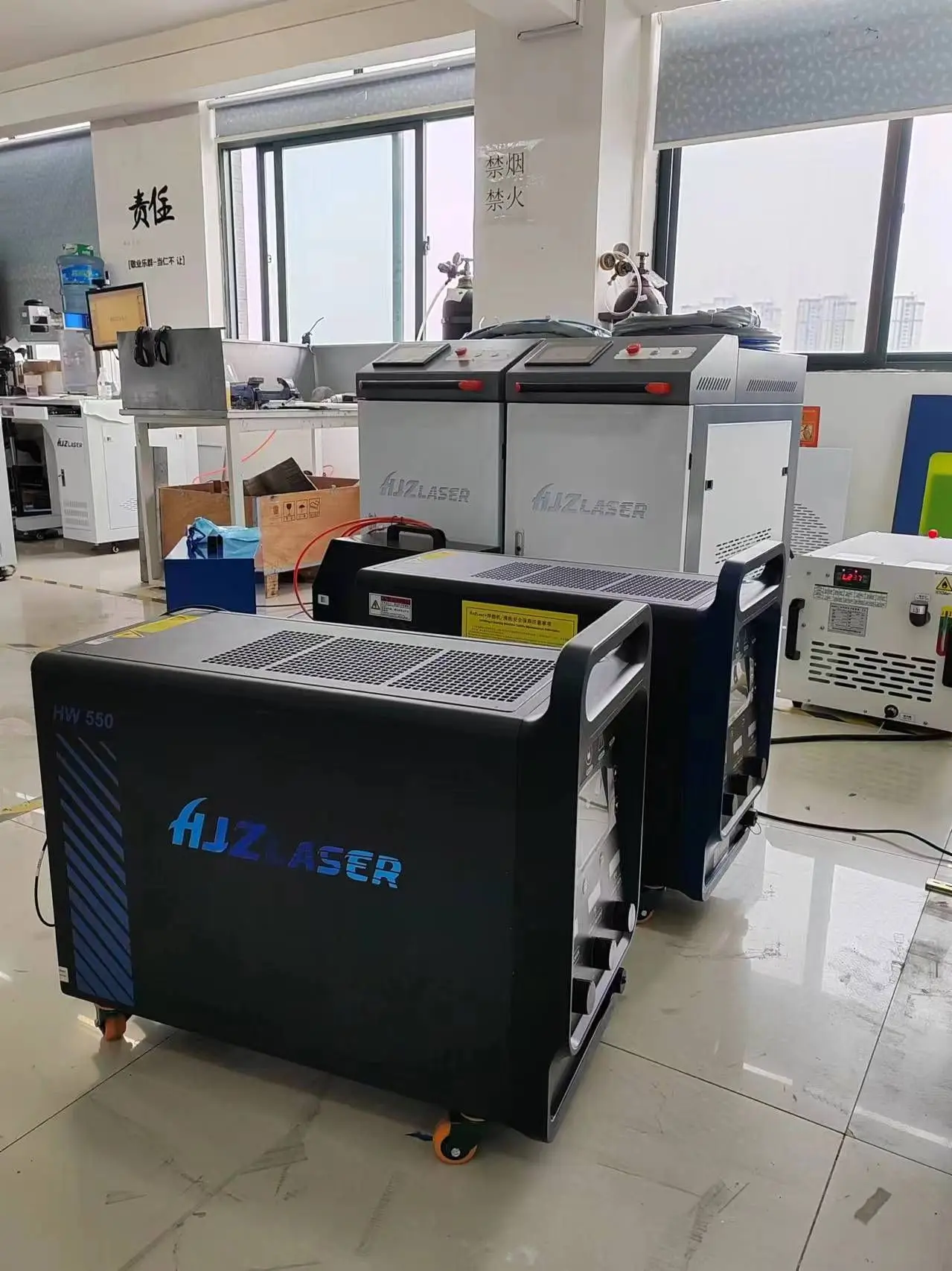 Metal Handheld Laser Welder Steel Brass Aluminum 4 in 1 Fiber Laser Welding Machine Price 6