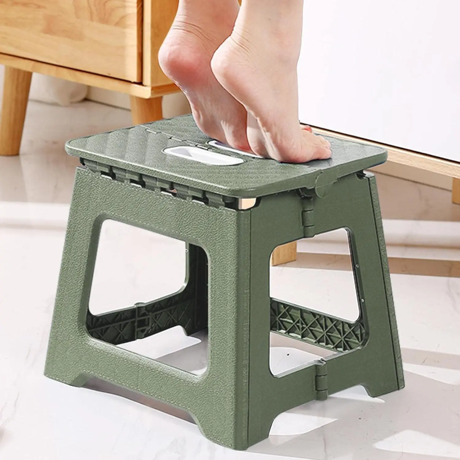 1pcs Lightweight Folding Step Stool Multi Purpose Handheld Thickened Footstool Non-Slip Plastic Small Benches Home Furniture