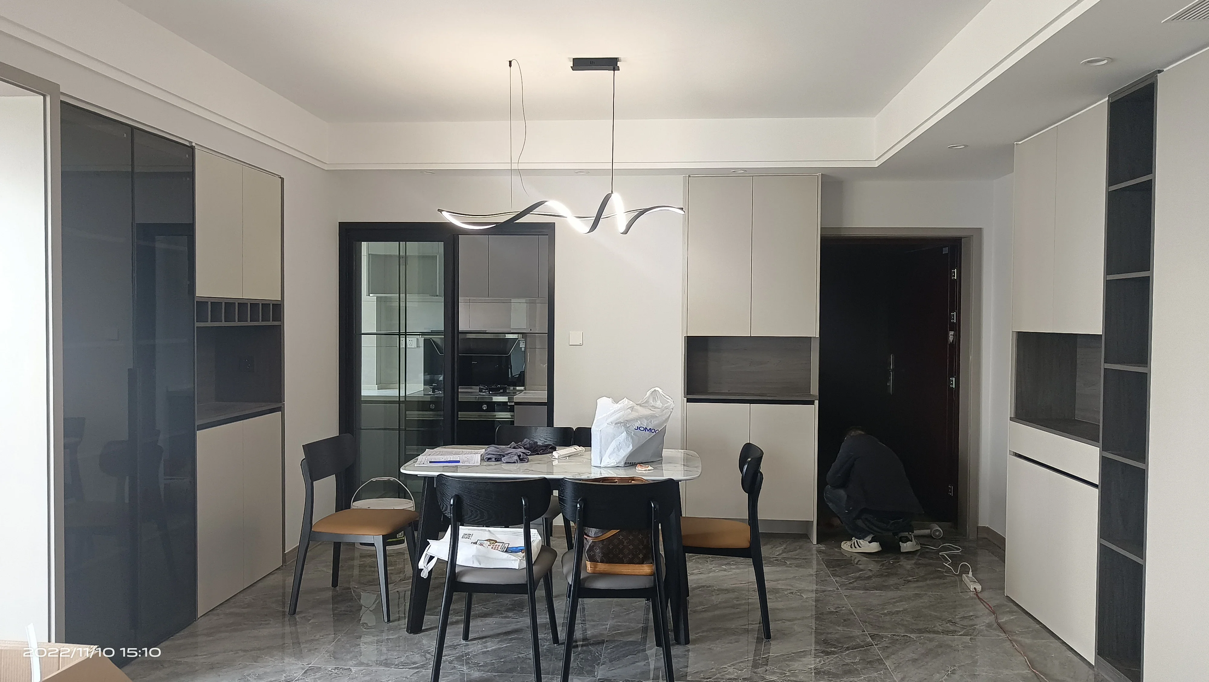 Description Picture 2 of itemNordic Simple Strip LED Chandeliers for Living Dining Room Table Center Pendant Lamp Residential Interior Decor Lighting Fixture