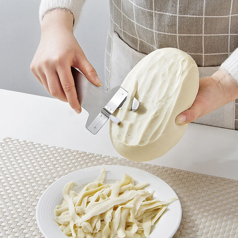 Stainless Steel Noodles Slitting Knife Handle Kitchen Gadgets Spaetzle Maker Wide Mouth Sliced Noodles Maker Special Noodle Tool