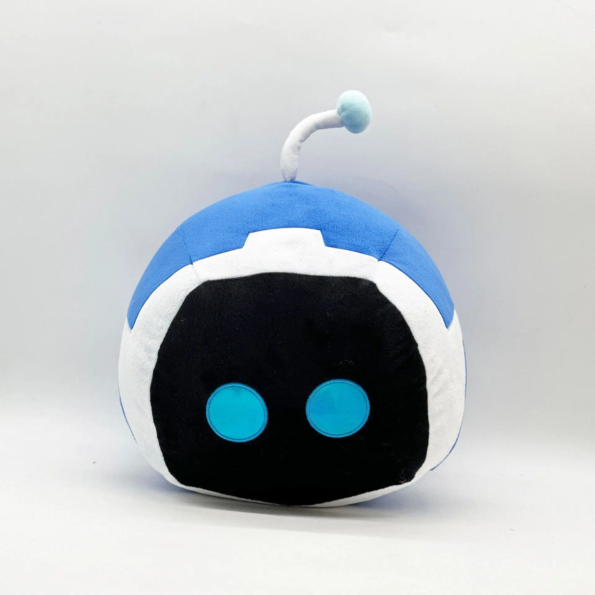 thumbnail image 1 of Nuevos muñecos de peluche Astro Bot, robots espaciales, muñecos, almohada, llavero, conejo, colección creativa, lindo modelo, adorno, juguetes, regalos de cumpleaños, 1 of 4