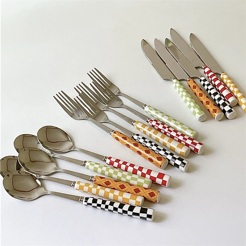 

Ins Style Dessert Steak Stainless Steel Knife Fork Spoon Kitchen Dinnerware Checkerboard Lattice Glossy Ceramic Handle 3pcs/set