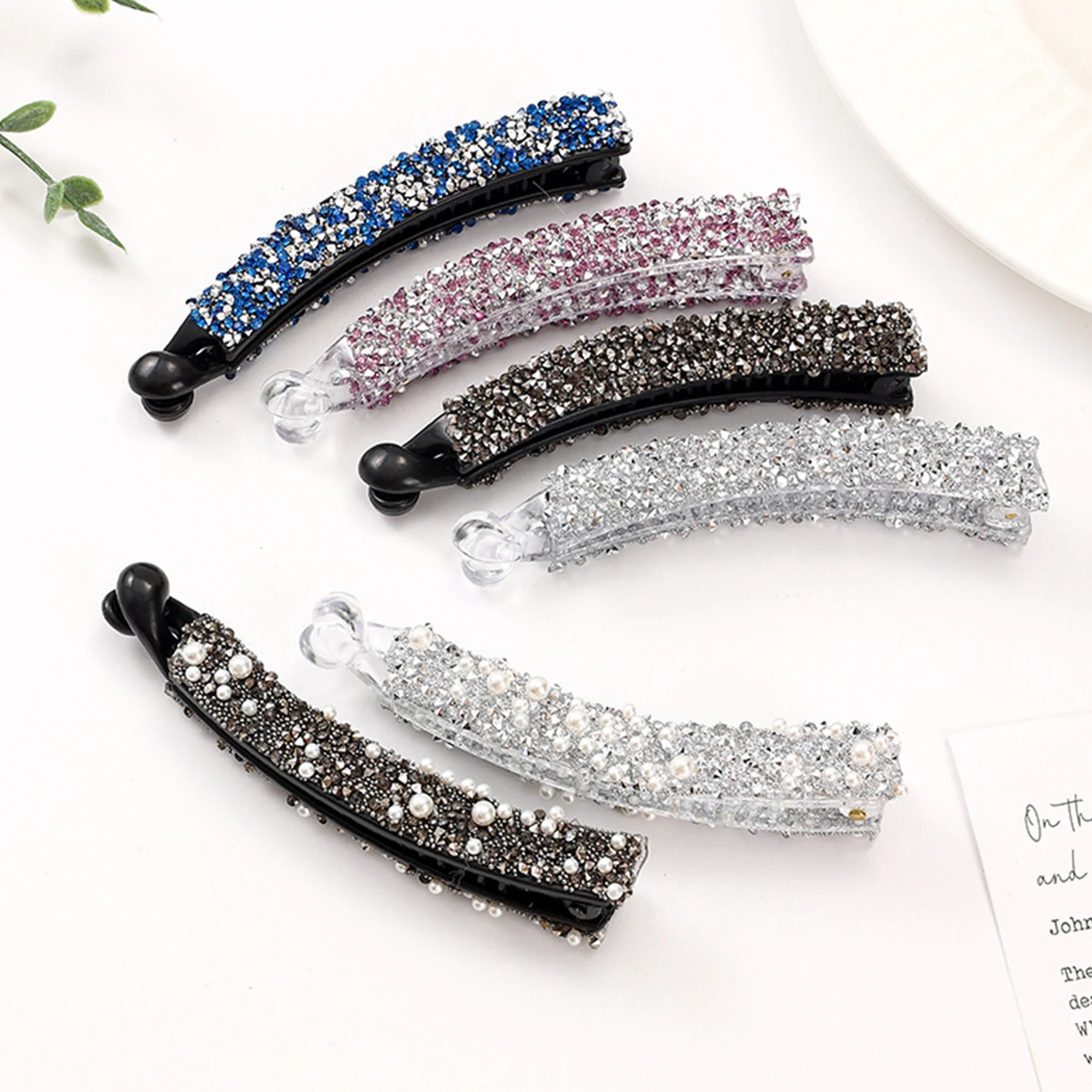 Mode volle Strass Bananen Haars pange elegante Acryl starke Halter Perle Haarnadel Haars pangen Frauen Party Kopf bedeckung