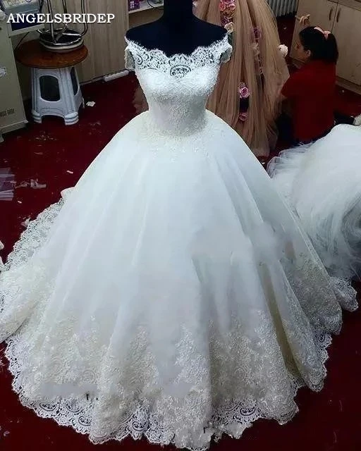 

ANGELSBRIDEP Boat-Neck Ball Gown Wedding Dresses Robe De Mariee Fashion Applique Court Train Formal Bridal Gowns Lace-up Back
