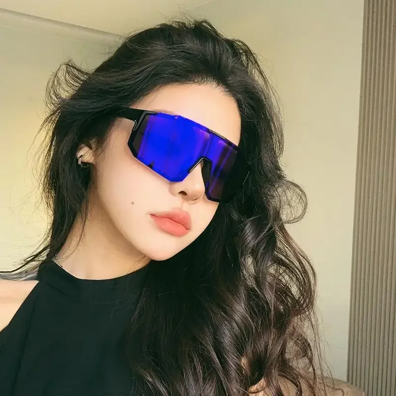 Photochromic polarized cyclist sunglasses with goggle style.