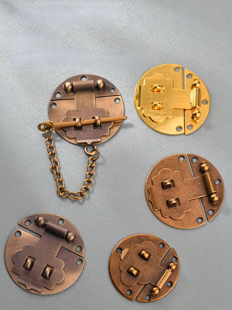 Round panel buckle Antique small buckle Zinc alloy lock padlock Iron leather box gift box wooden packing 1pcs