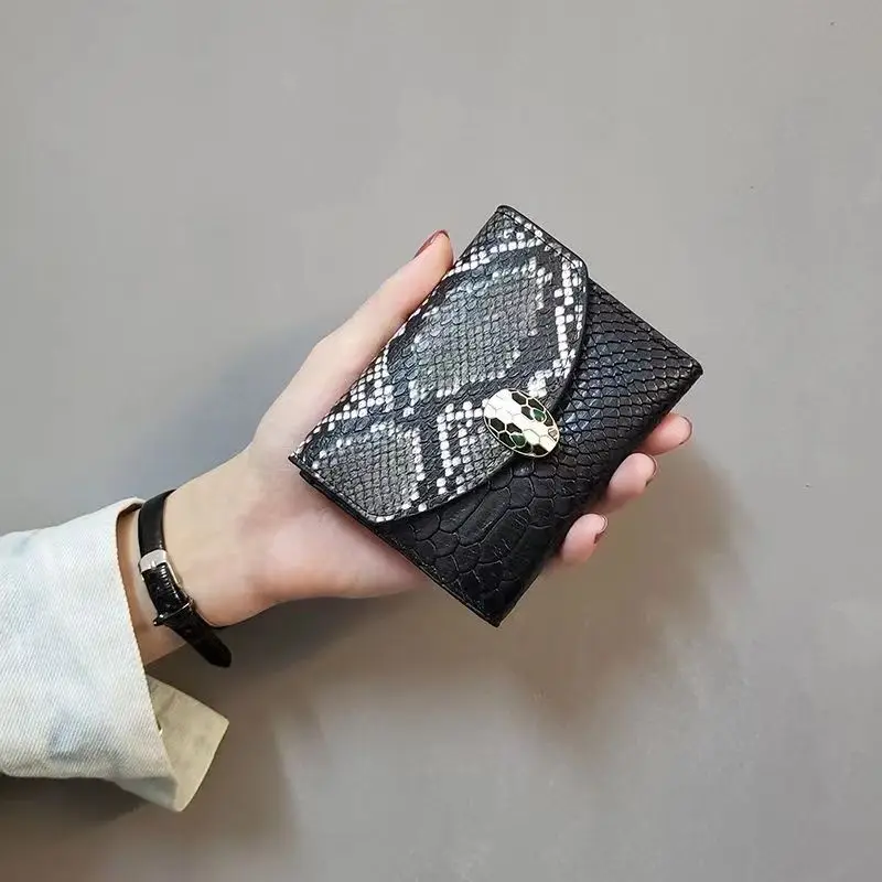 Women's Wallet with Retro Design Large Capacity Wallet Multiple Card Slots Mini Card Bag Women's Multifunctional Hand-held Bag - 6